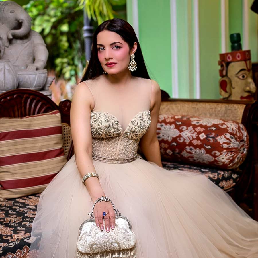 Actress Celina Jaitly Reveals How Gond Katira Helped Improve Her Skin Glow in 21 Days dgtl