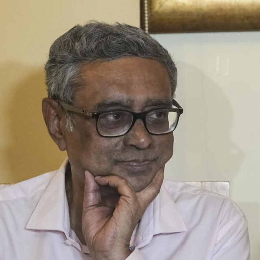 BJP MLA Swapan Dasgupta visits Bikash Bhavan, speculation has arisen