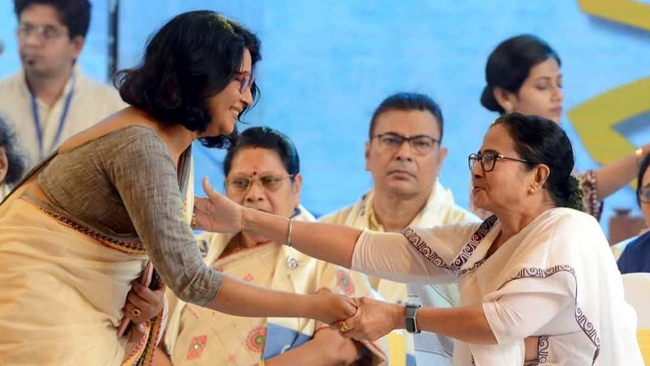 মৈত্রেয়ীর মমতা বন্দ্যোপাধ্যায়ের সঙ্গে ২০২২ সালে তোলা ছবি।