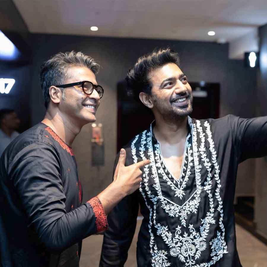 অনির্বাণ এবং দেব শুটিং শুরু করলেন নতুন ছবির।