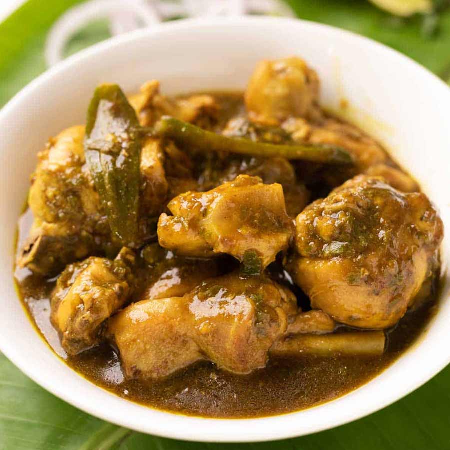 কী ভাবে বানাবেন গ্রিন চিলি চিকেন?