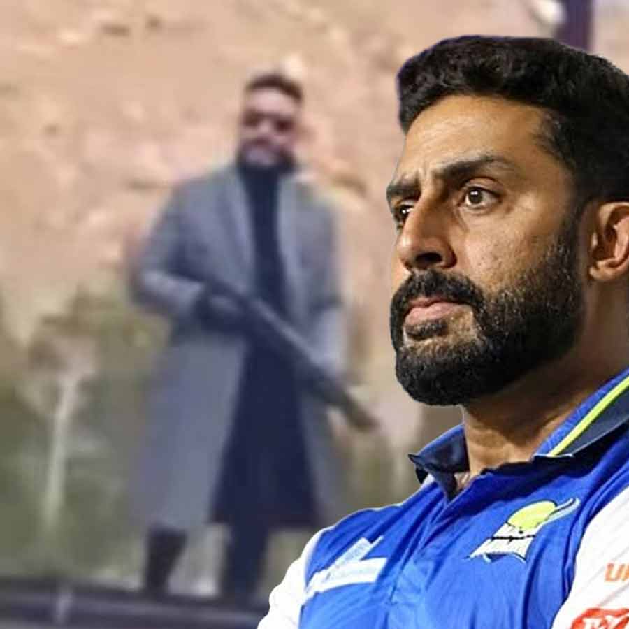 Abhishek Bachchan's Leaked Pictures From Shah Rukh Khan Starrer King Set Are reportedly Fake dgtl