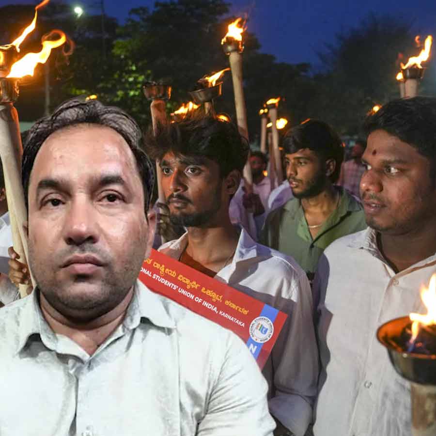 গ্রেফতার হওয়া সেই শিক্ষক (ইনসেটে)।