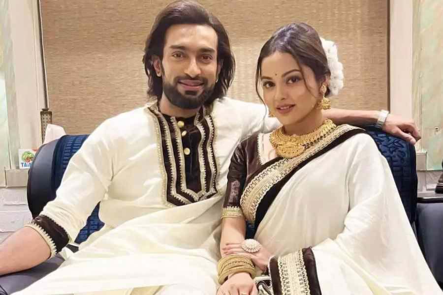 জীতুর সঙ্গে বিবাহবিচ্ছেদের সময়ে সায়নীকে ফোন করেছিলেন নবনীতা?