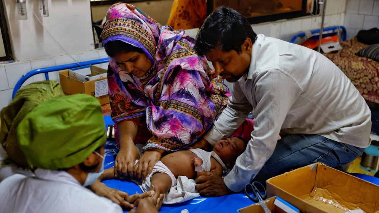 বাংলাদেশে হামে মৃত্যুতে আতঙ্ক বাড়ছে। ছবি: সংগৃহীত।
