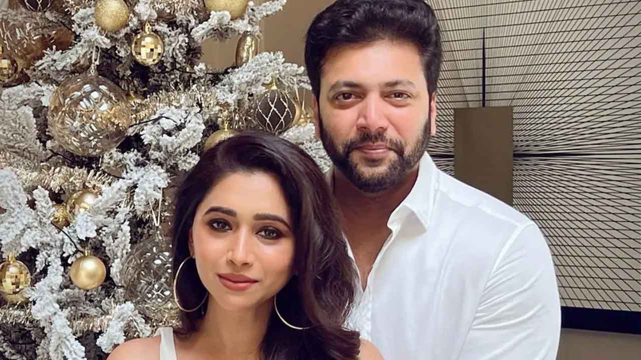 স্ত্রীর বিরুদ্ধে ক্ষোভ উগরে দিলেন রবি।