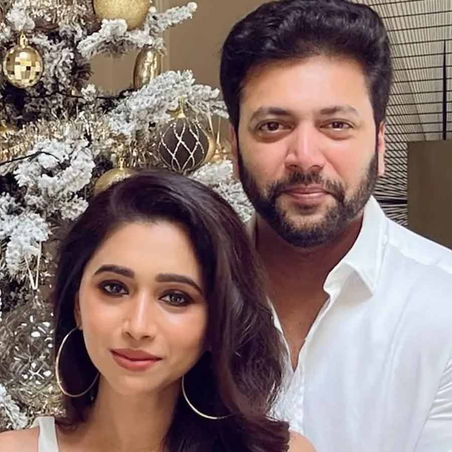 স্ত্রীর বিরুদ্ধে ক্ষোভ উগরে দিলেন রবি।