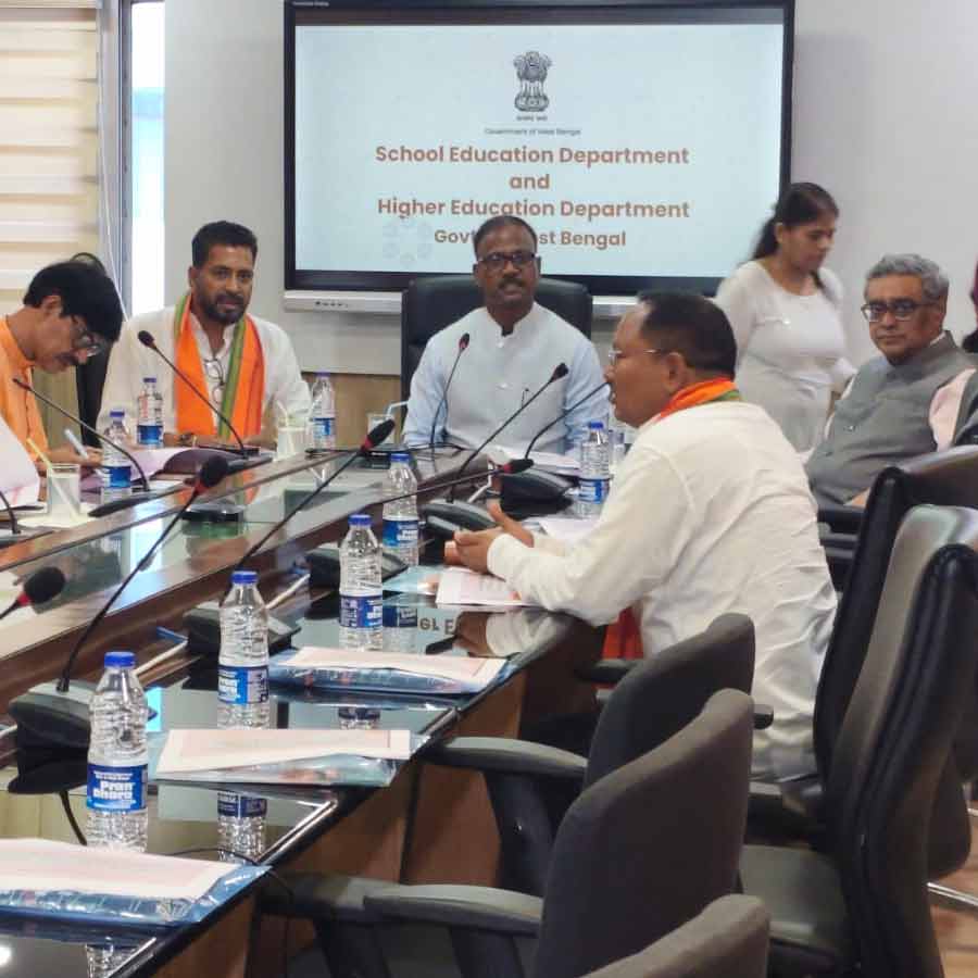 BJP MLAs Swapan Dasgupta, Shankar Ghosh Discuss 100-Day Roadmap With Officials