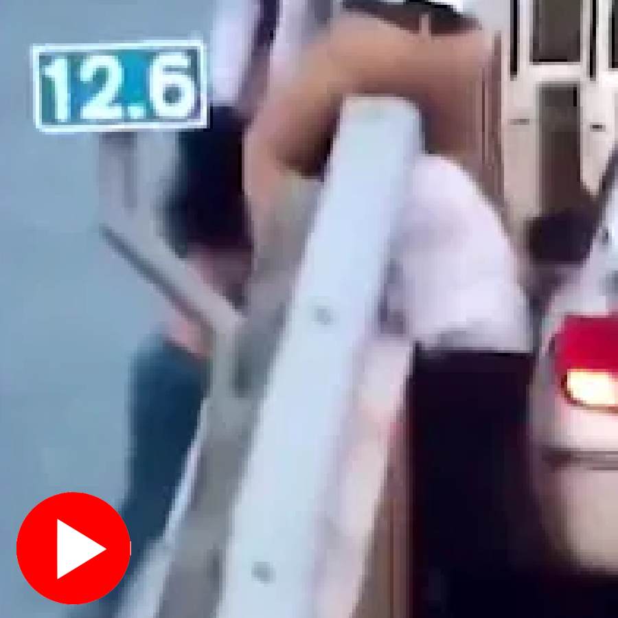 Video shows a cab driver from Mumbai saving woman in a bridge