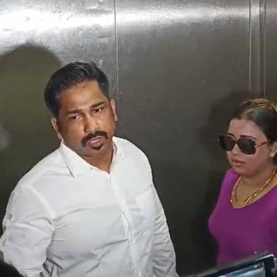 সোমবার ইডির দফতরে সোনা পাপ্পু।
