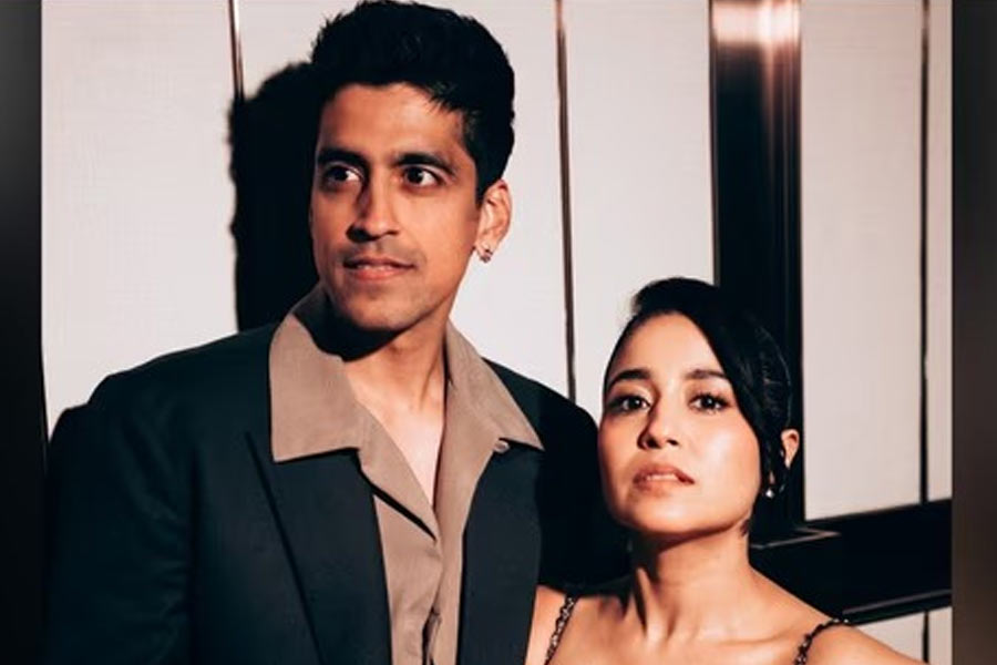 স্বামীর সঙ্গে শ্বেতা। 