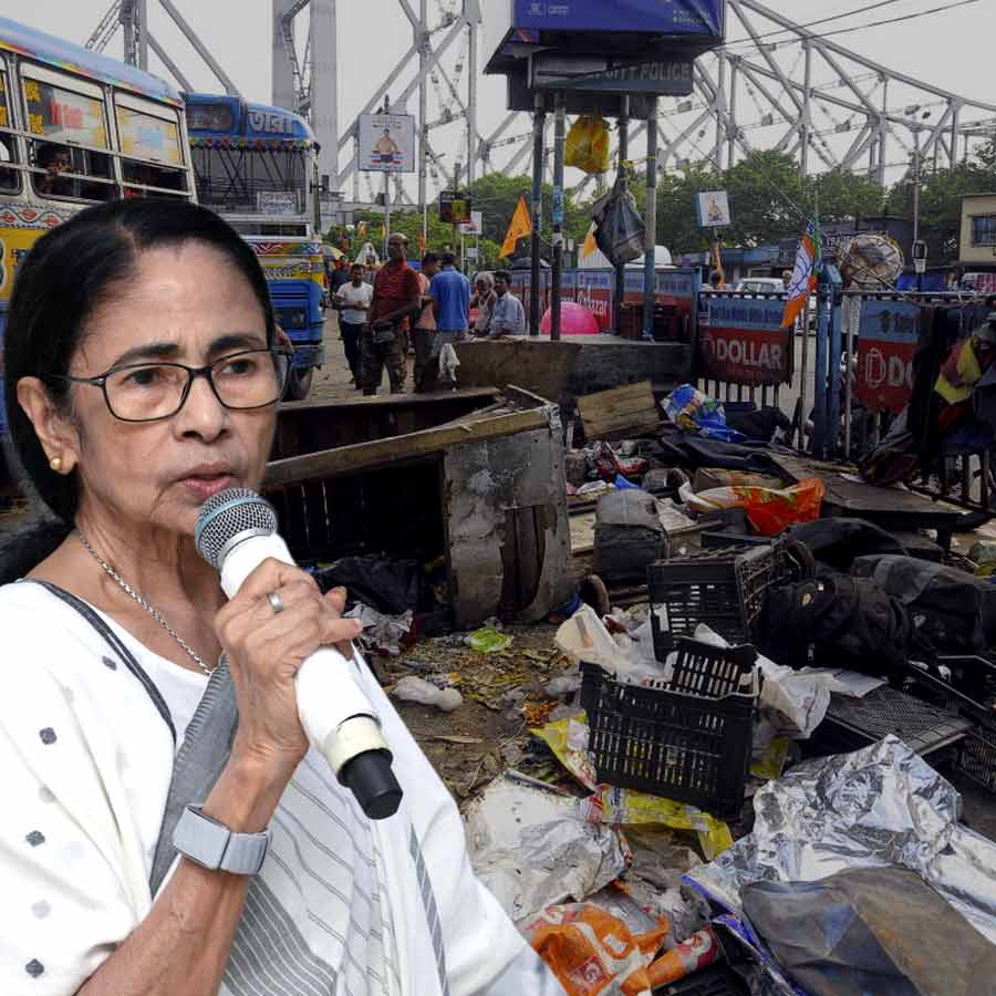 TMC has taken up a program on May 21 to protest the eviction of hawkers