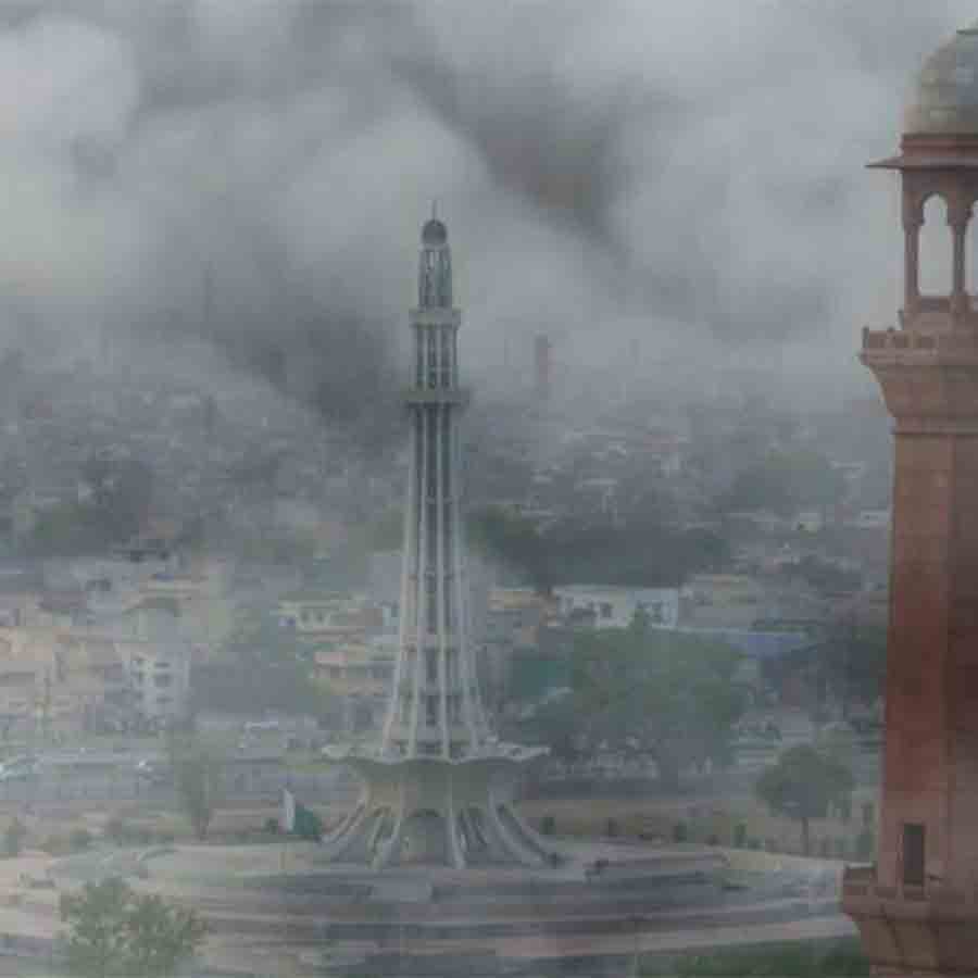 লোহোর।