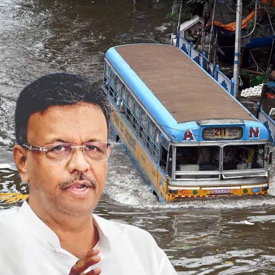 কলকাতার মেয়র ফিরহাদ হাকিম।