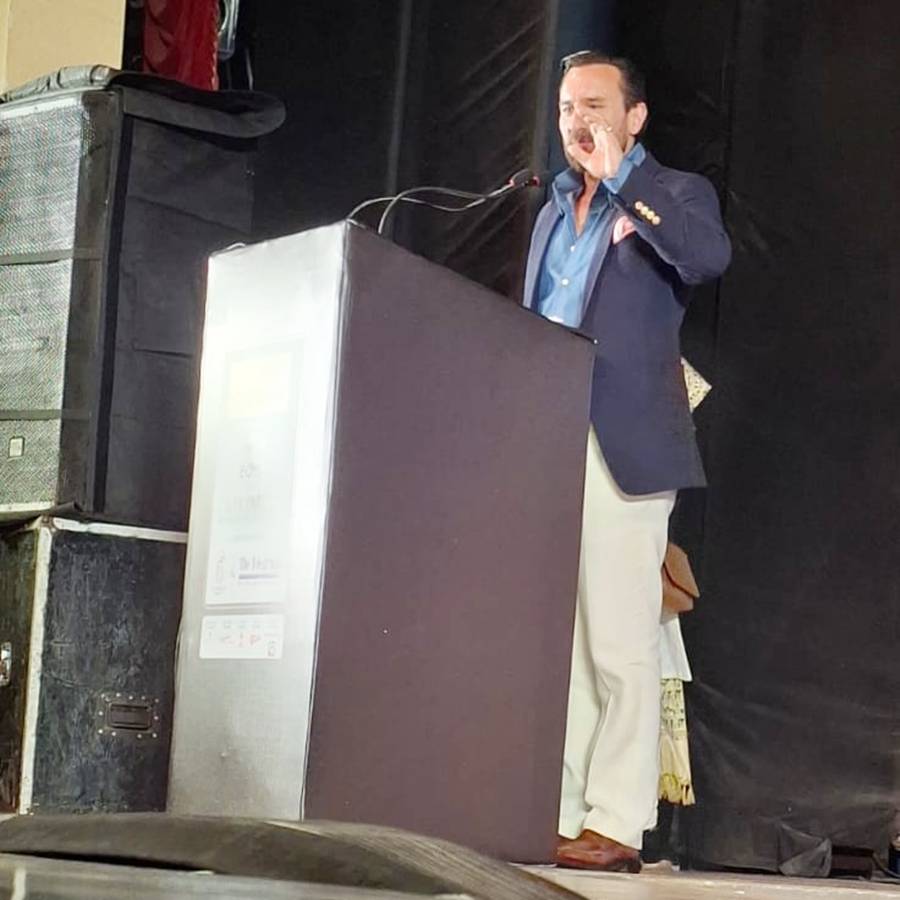 Saif Ali khan was at Kolkata and attended The Tiger Pataudi Memorial Lecture dgtl