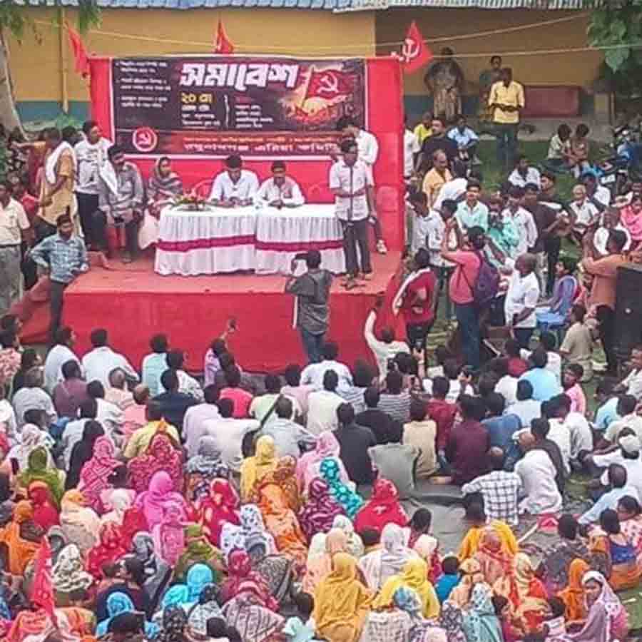 রঘুনাথগঞ্জে সিপিএমের সমাবেশ।