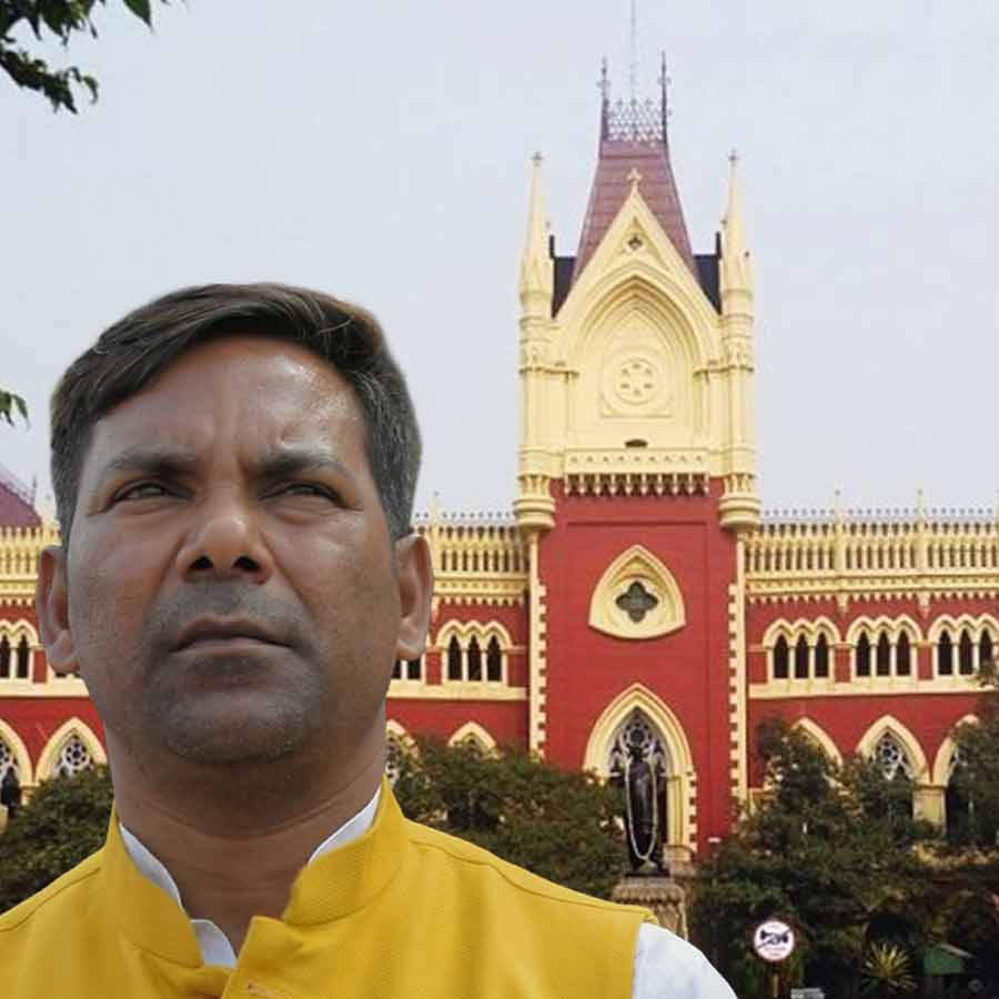 ক্যানিং পশ্চিমের তৃণমূল বিধায়ক পরেশরাম দাস। গ্রাফিক: আনন্দবাজার ডট কম।