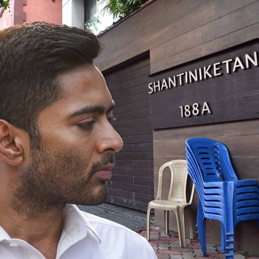 New Controversy Surrounds Kolkata Municipal Corporation Notice: Documents Sought Regarding Abhishek Banerjee\\\\\\\'s Property on Harish Mukherjee Road