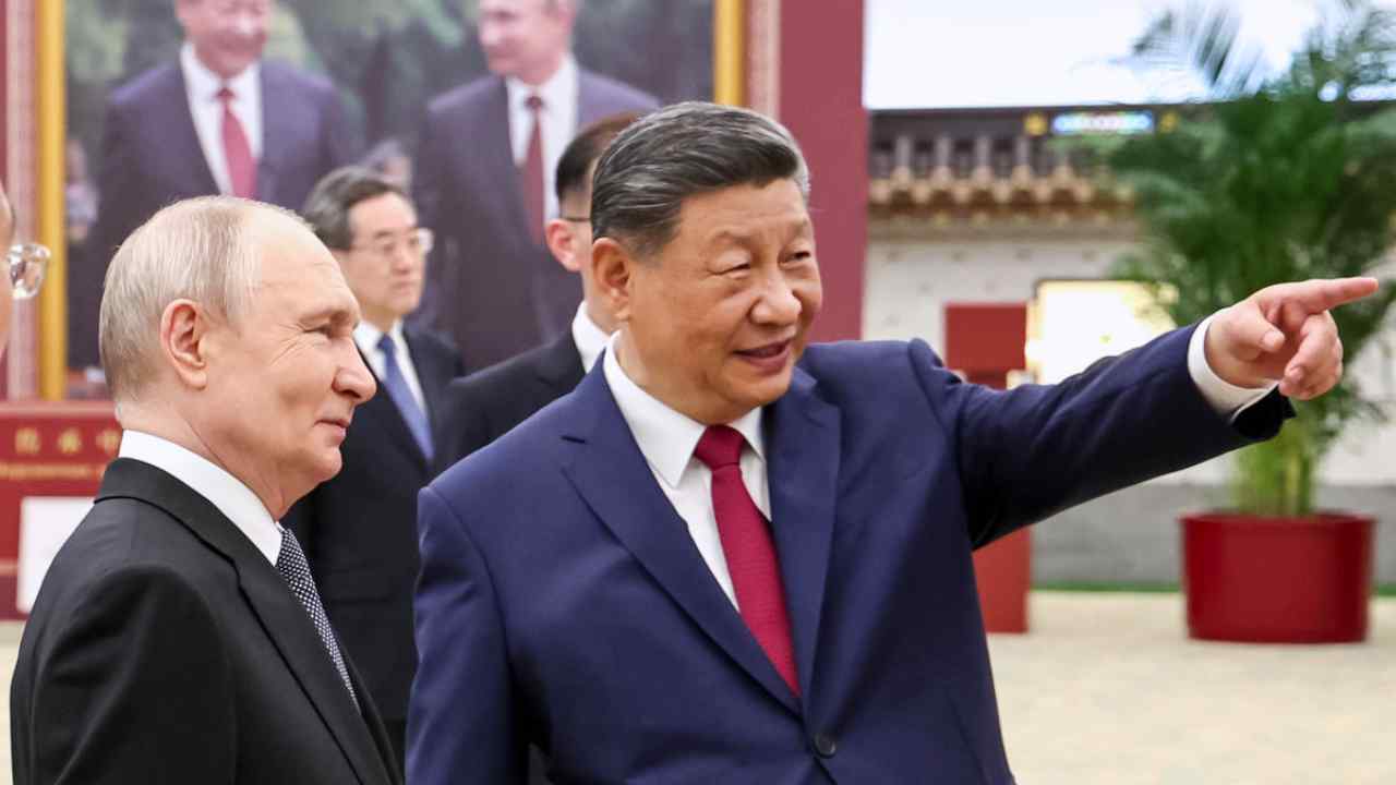Is Vladimir Putin and Xi Jinping increasing their ties to counter US