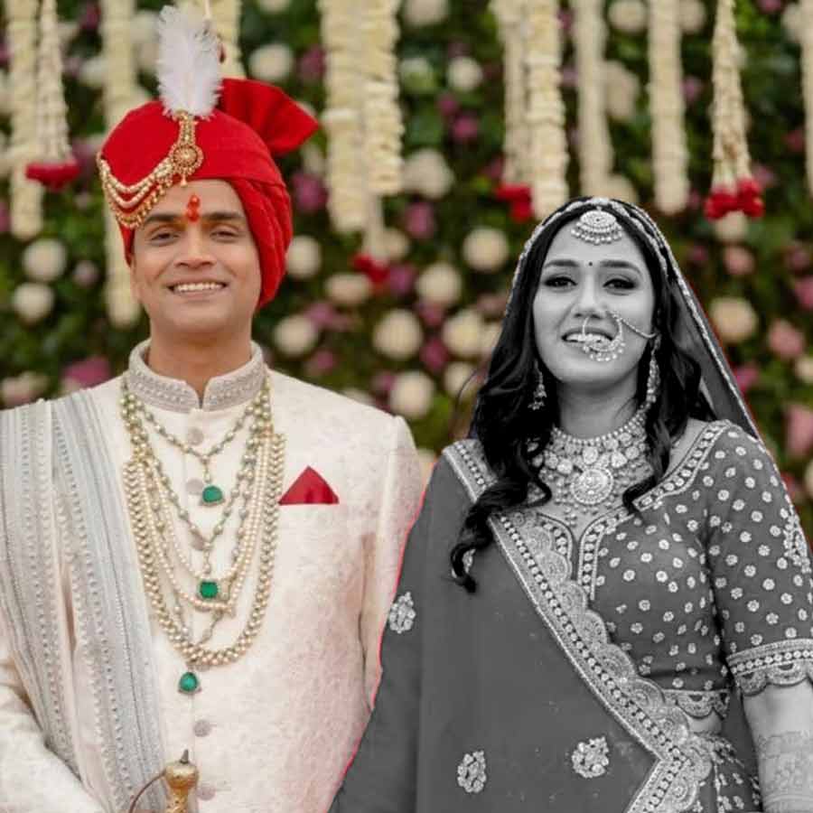 স্বামী সমর্থ সিংহের সঙ্গে এবং ত্বিশা। ছবি: সংগৃহীত।