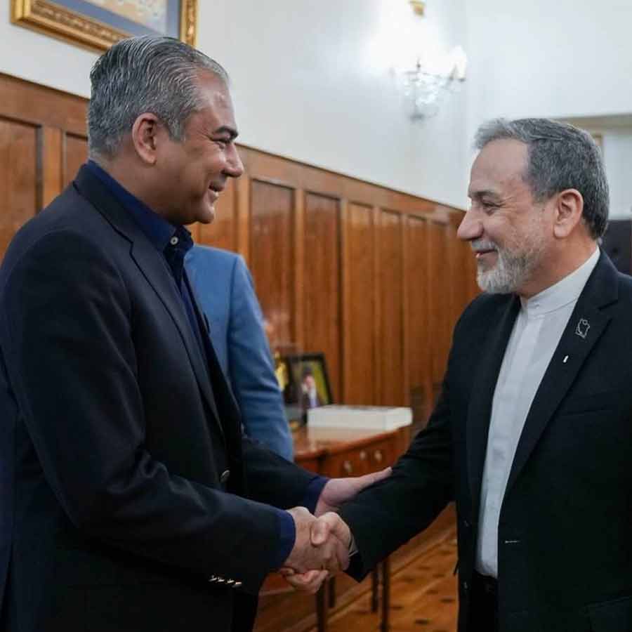 Pakistan interior Minister Mohsin Naqvi meets Iranian Foreign Minister Abbas Araghchi as peace efforts continue
