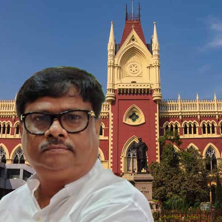 কলকাতা হাই কোর্টের দ্বারস্থ হলেন তৃণমূল বিধায়ক দিলীপ মণ্ডল।