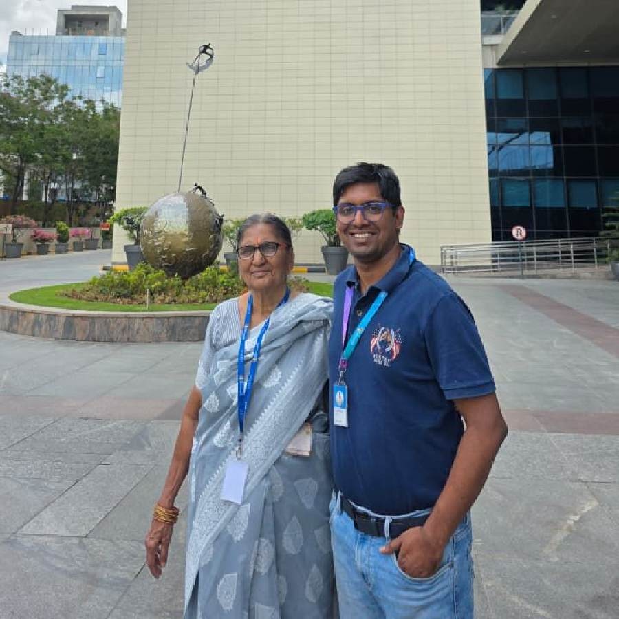 Microsoft Senior Manager Takes Grandmother to Office, Her Emotional Reaction Wins the Internet dgtl