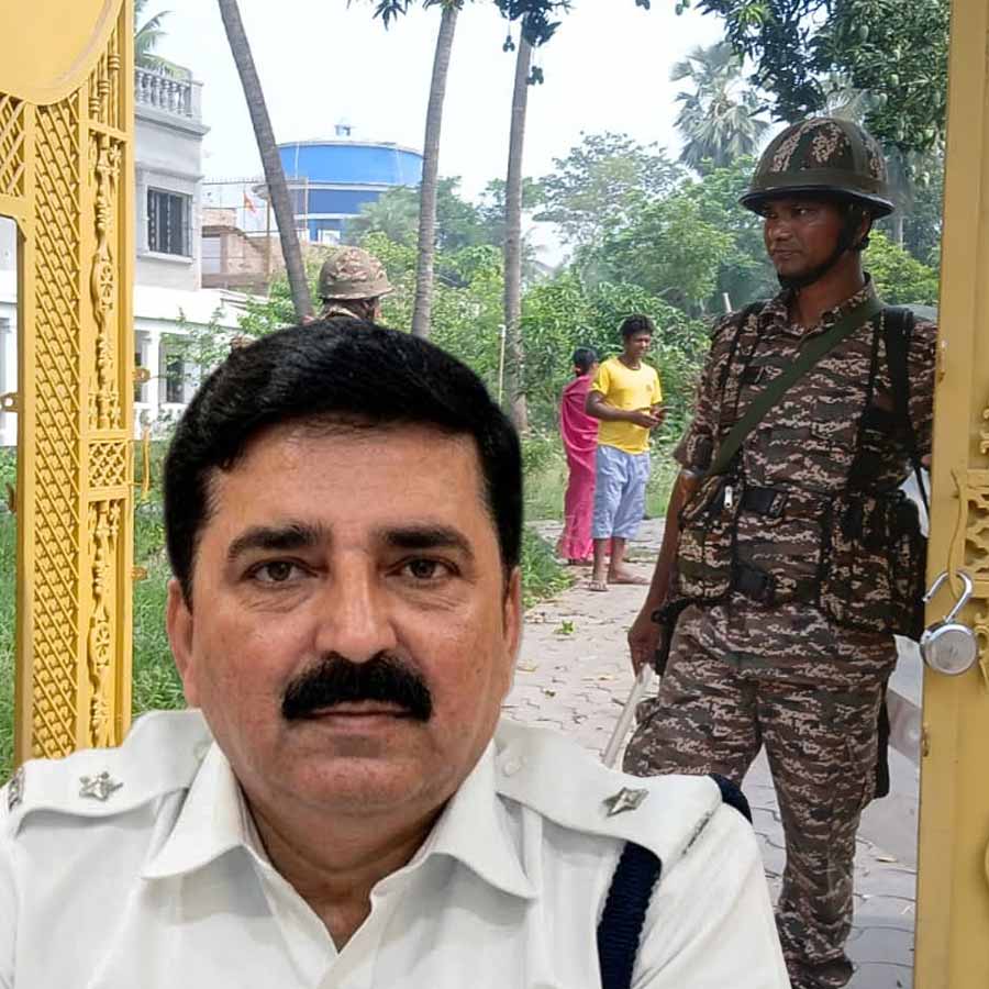 কলকাতা পুলিশের প্রাক্তন ডিসি শান্তনু সিংহ বিশ্বাসের কান্দির বাড়ি বাজেয়াপ্ত করতে চলেছে ইডি।