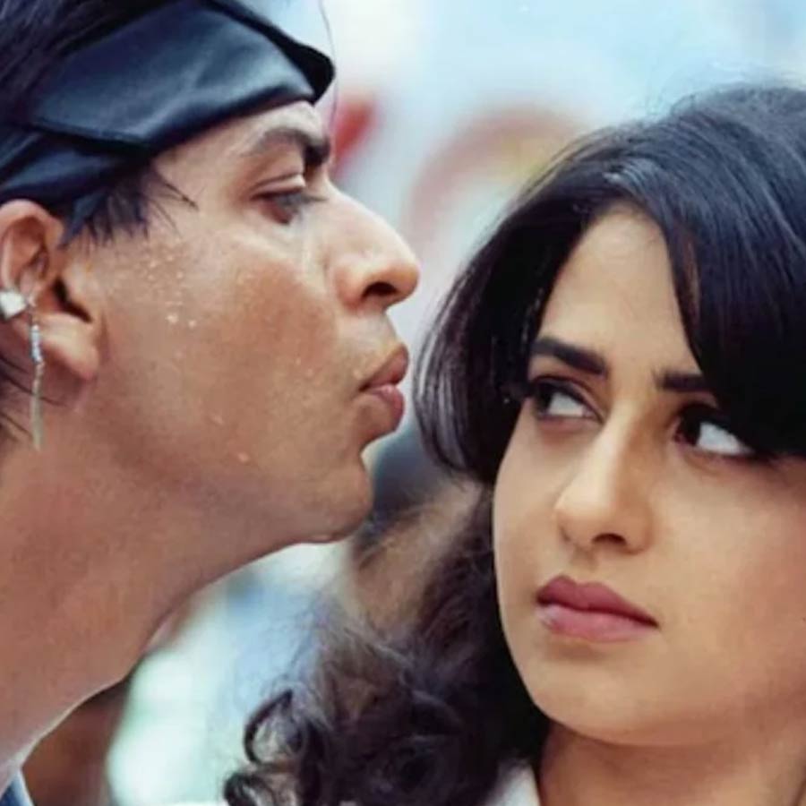(বাঁ দিকে) শাহরুখ খান, (ডান ডিকে) প্রিয়া গিল।