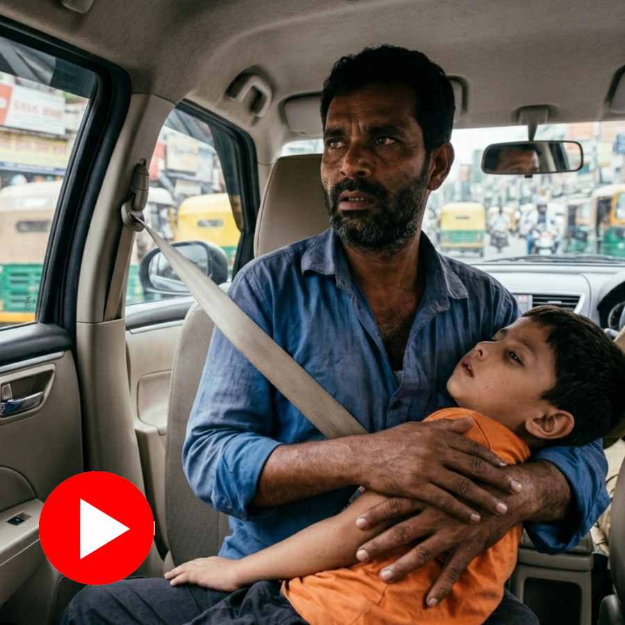 Video shows injured son dies in lap of father while going to hospital