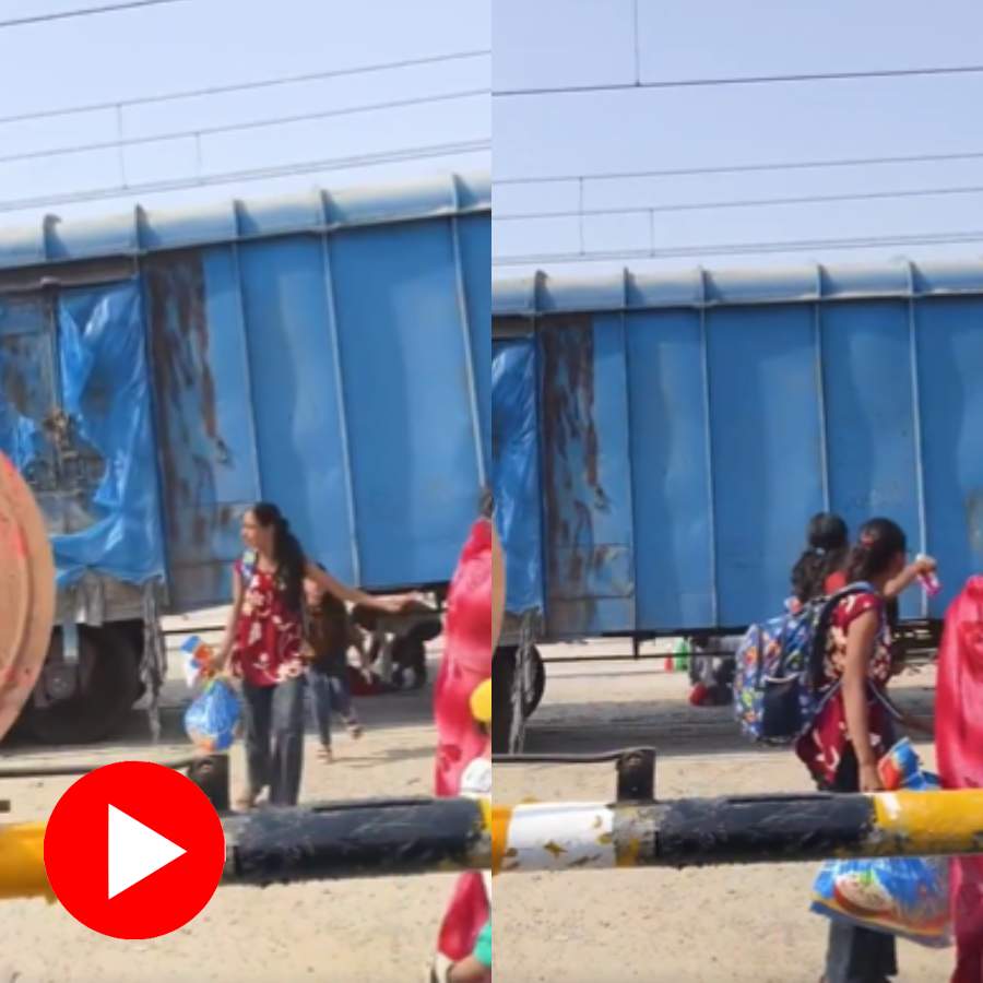 Video shows two women crossing rail line in a bizarre way, internet reacts angrily