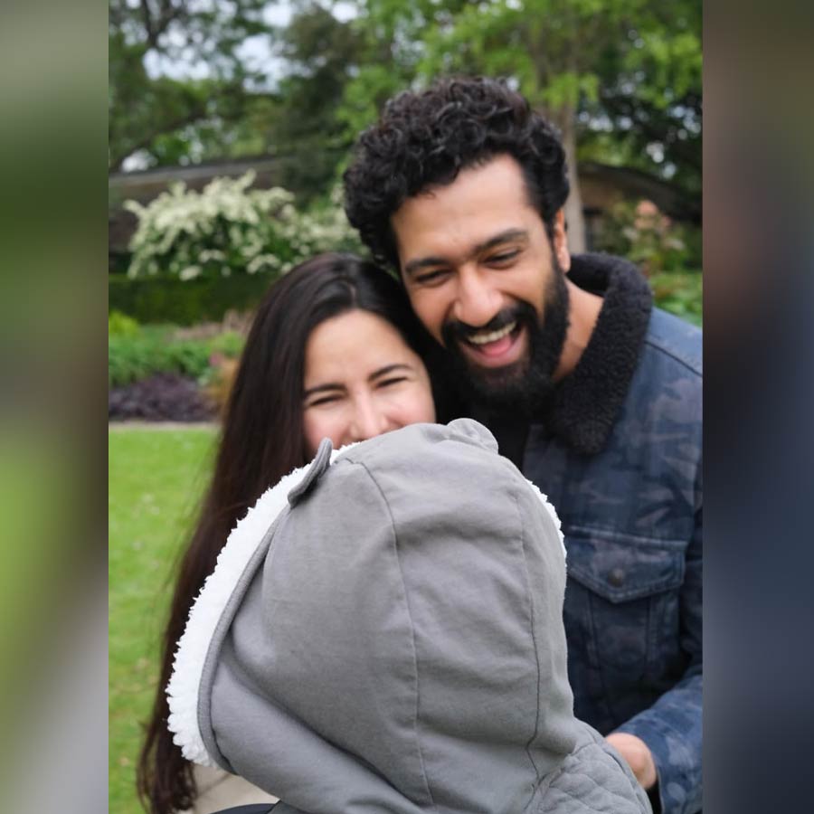 ভিকি কৌশল ও ক্যাটরিনা কইফের পুত্র বিহান এল প্রকাশ্যে।