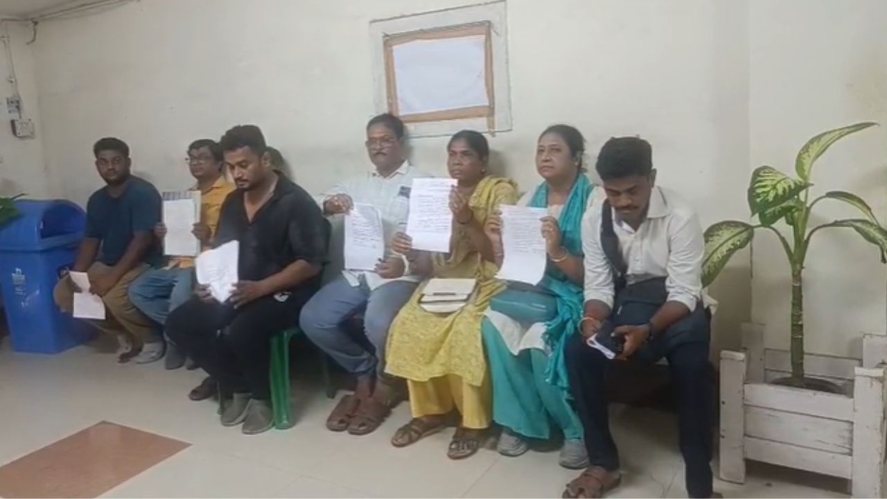 বিদ্রোহী কাউন্সিলরেরা।