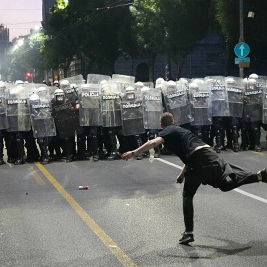 Clashes broke out in Belgrade after people protested against Serbia's government