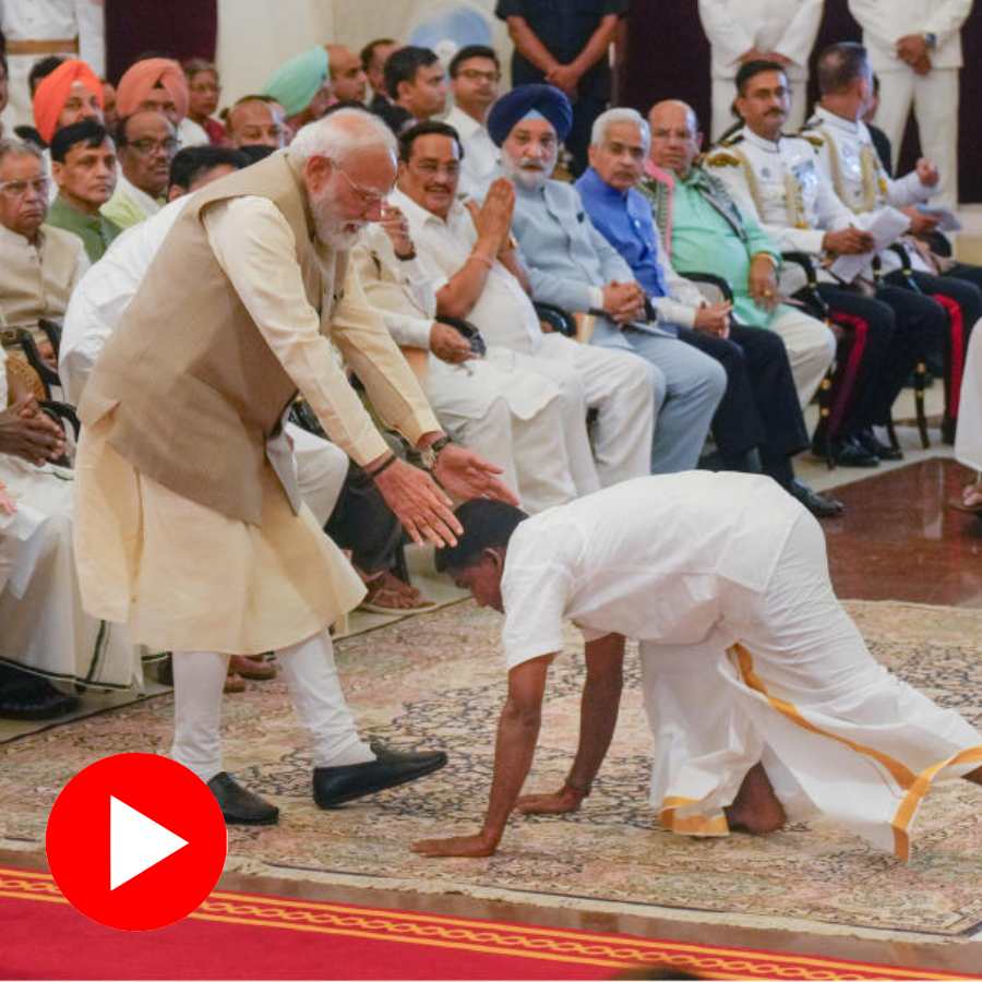 Video shows Padmi Shri recipient K Pajanivel lying on the ground and folding hands before PM Narendra Modi