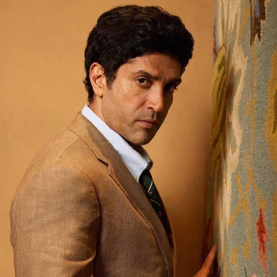 Farhan Akhtar reportedly to play a Pakistani cricketer in Ashutosh Gowariker’s film dgtl
