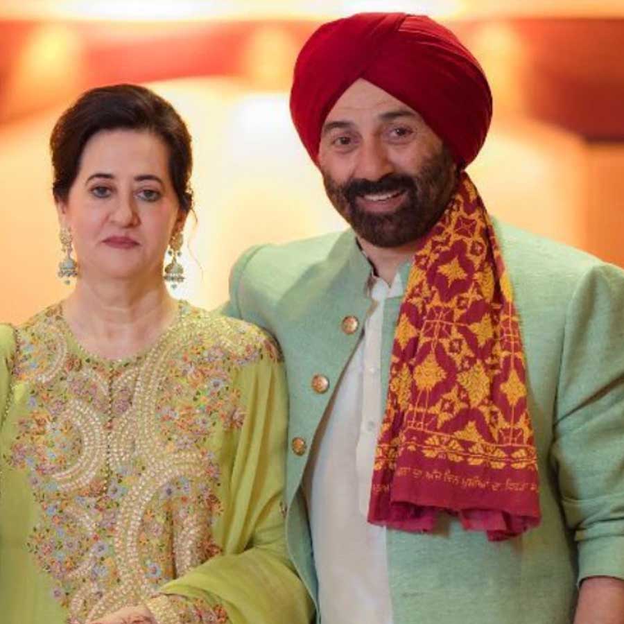 Sunny Deol Click Photograph With his Wife pooja deol also disclose if there any restriction on His wife