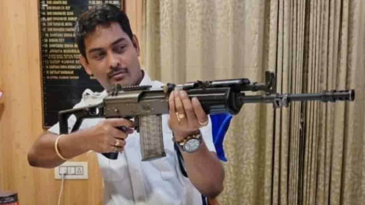 Lalbazar orders sending Kalighat Police Station OC Gautam Das to Nabanna after suspension