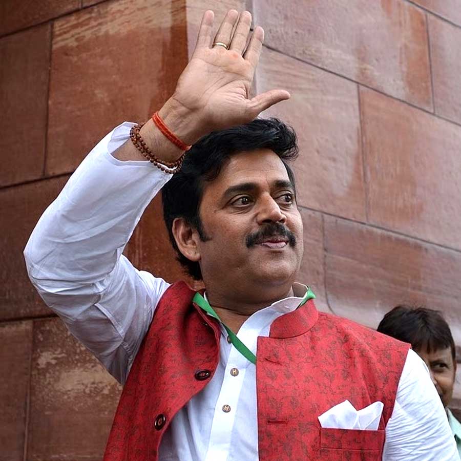 Ravi Kishan Files FIR In Gorakhpur Over Alleged Defamatory Campaign Targeting His Public & Political Image dgtl
