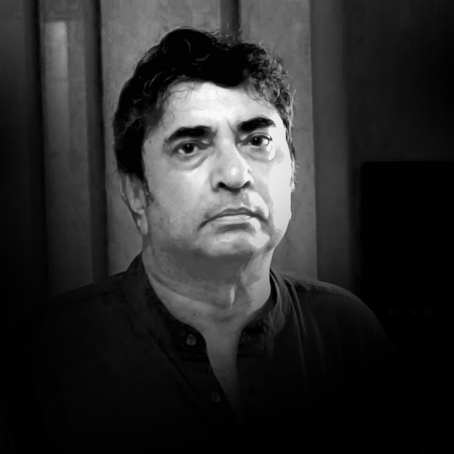 প্রয়াত পরিচালক অনীক দত্ত।