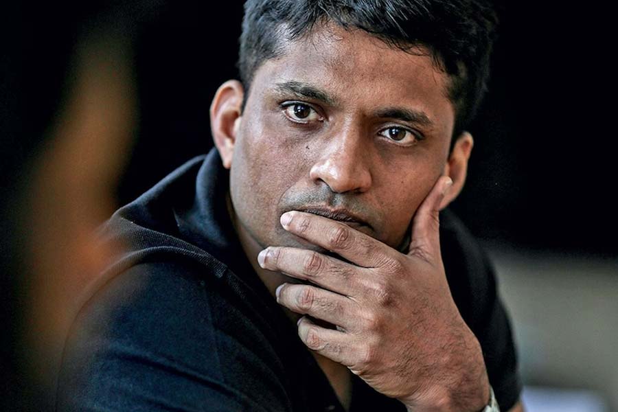From Classroom Teacher to Startup Billionaire, the Rise and Fall of an Edtech Star