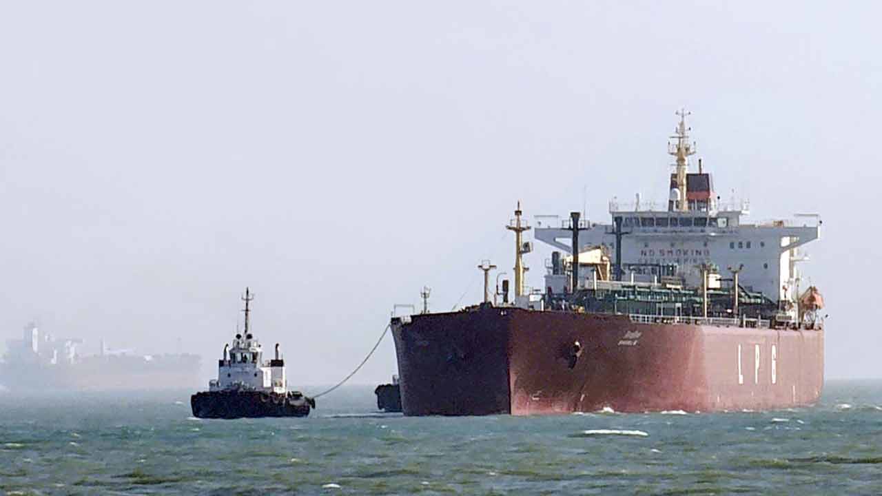 Oil Tanker 