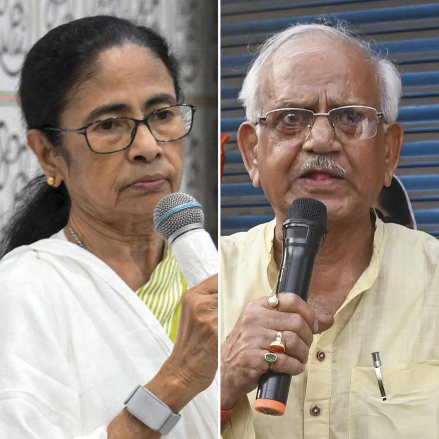 To keep the MLAs united, Sovandeb Chattopadhyay convened a meeting on Sunday at the residence of TMC leader Mamata Banerjee