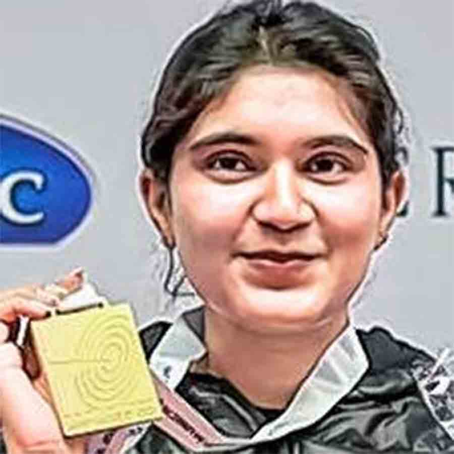 Esha Singh won gold medal in Shooting World cup