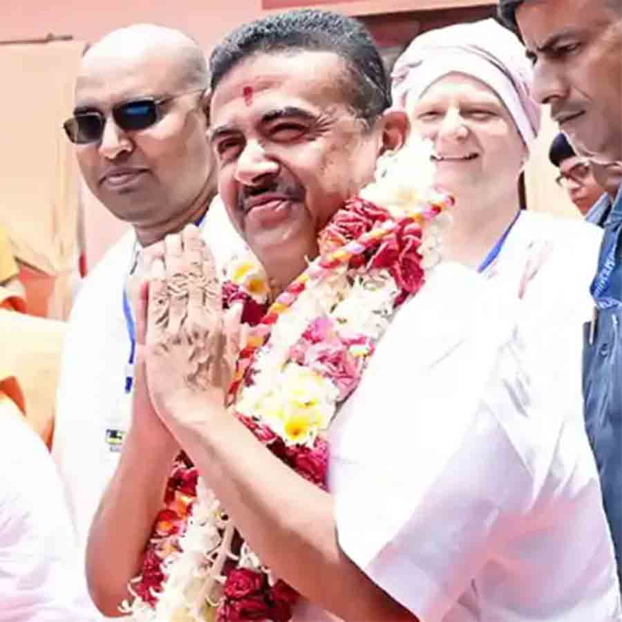 Samik Bhattacharya gives message amid 'good TMC' debate