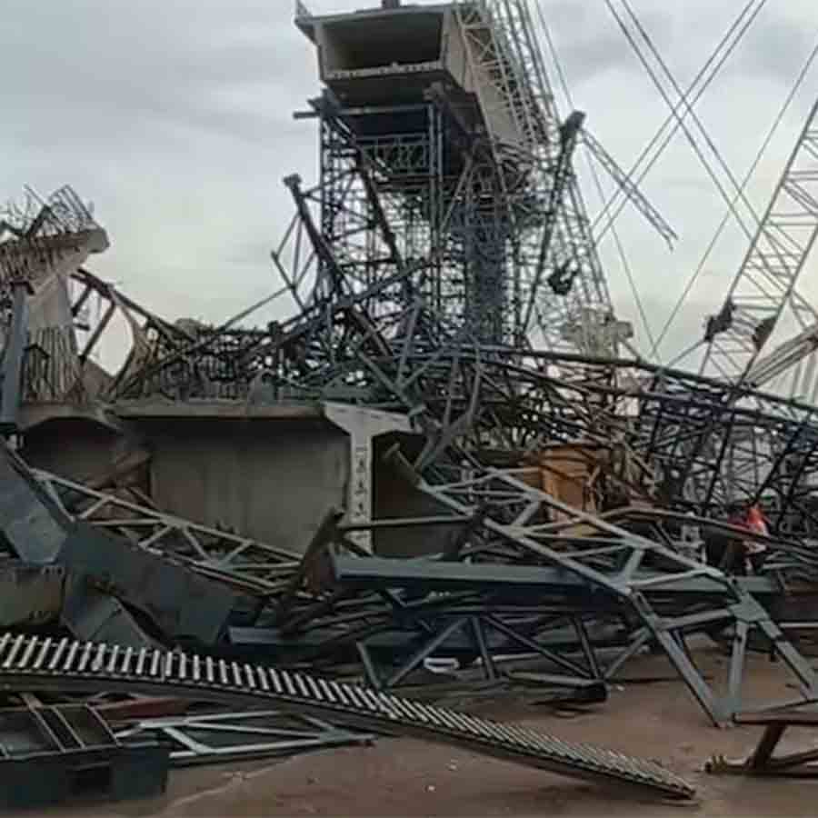 Under construction bridge collaspsed in Uttar Pradesh due to heavy storm dgtl
