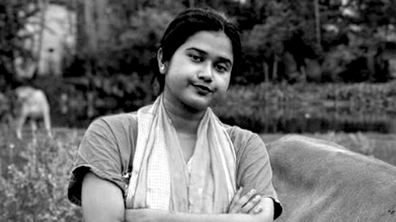 আকস্মিক মৃত্যু নেটপ্রভাবী সায়নী চক্রবর্তীর।