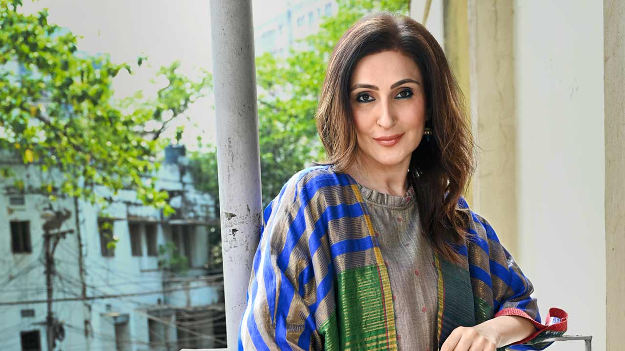Juhi Babbar talks about and demonstrates her passion for fashion designing