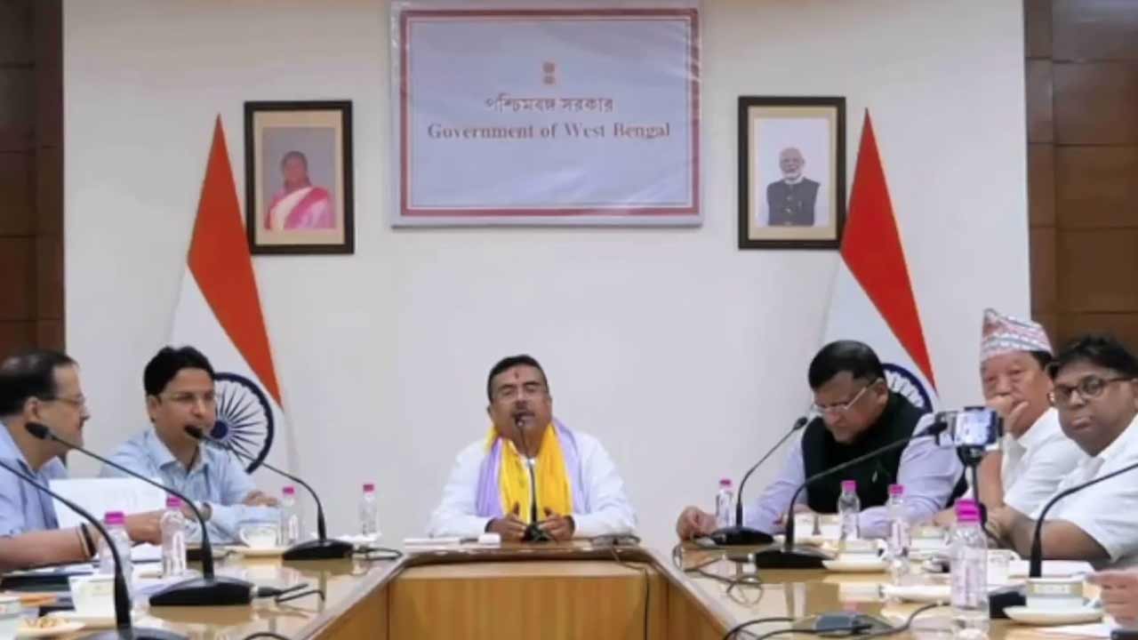 নবান্নে পাহাড় নিয়ে বিশেষ বৈঠকে মুখ্যমন্ত্রী শুভেন্দু অধিকারী। শুক্রবার।