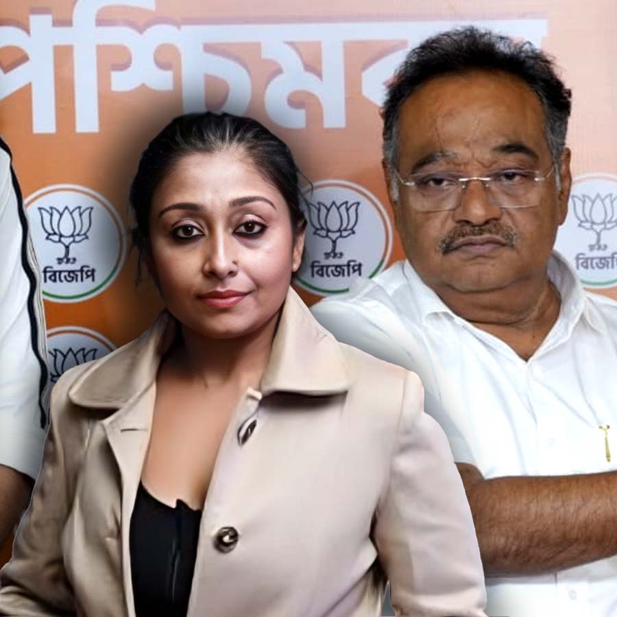 (বাঁ দিকে) পিঙ্কি বন্দ্যোপাধ্যায়, শমীক ভট্টাচার্য (ডান ডিকে)।